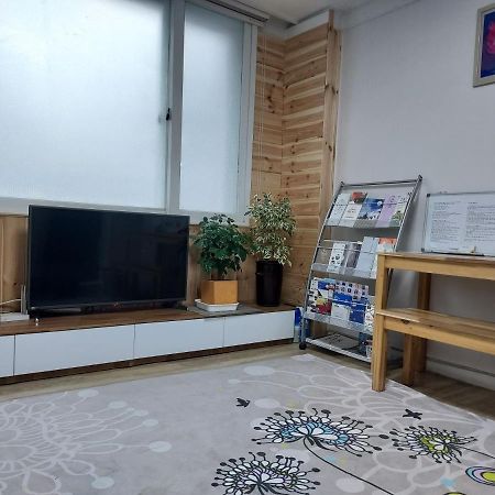 J&J Guesthouse Jeonju Zewnętrze zdjęcie