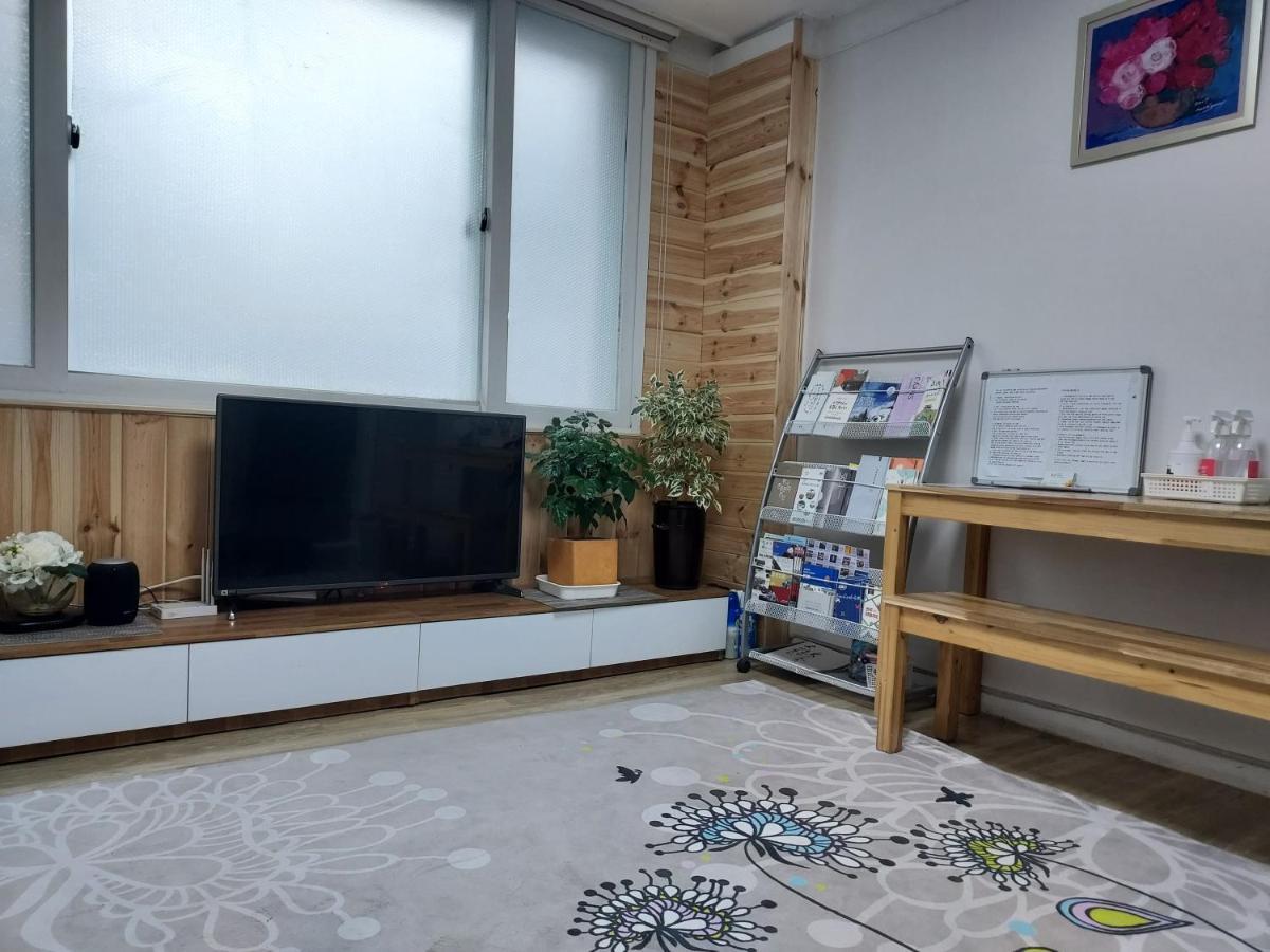 J&J Guesthouse Jeonju Zewnętrze zdjęcie